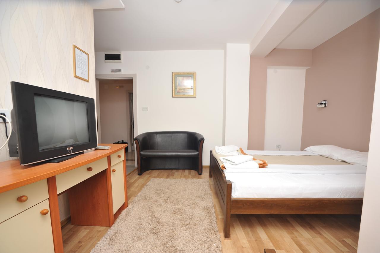 Hotel Zeleni Vir Ni Cameră foto